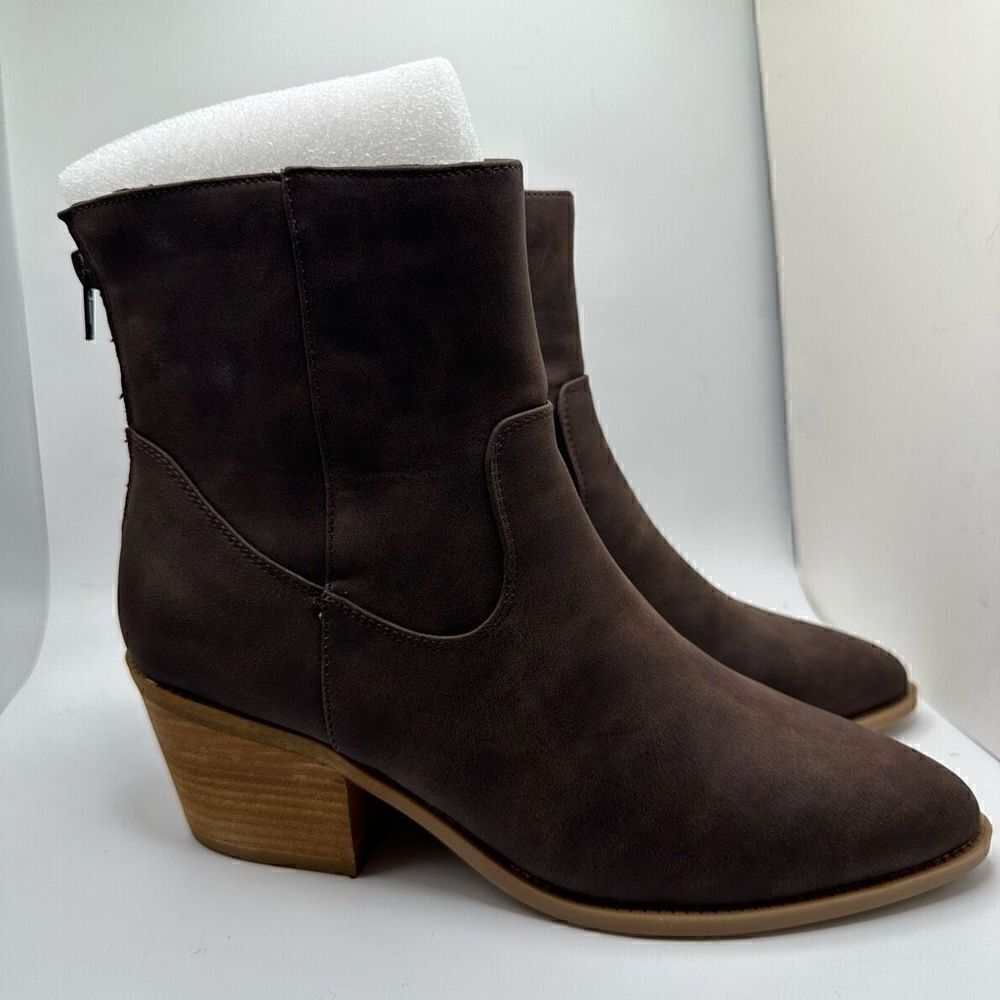 CUSHIONAIRE Women's Western Boot +Memory Foam 9.5 BROWN